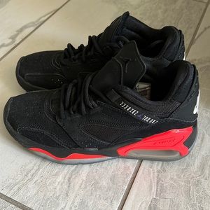 Nike boys air Jordan’s size 5